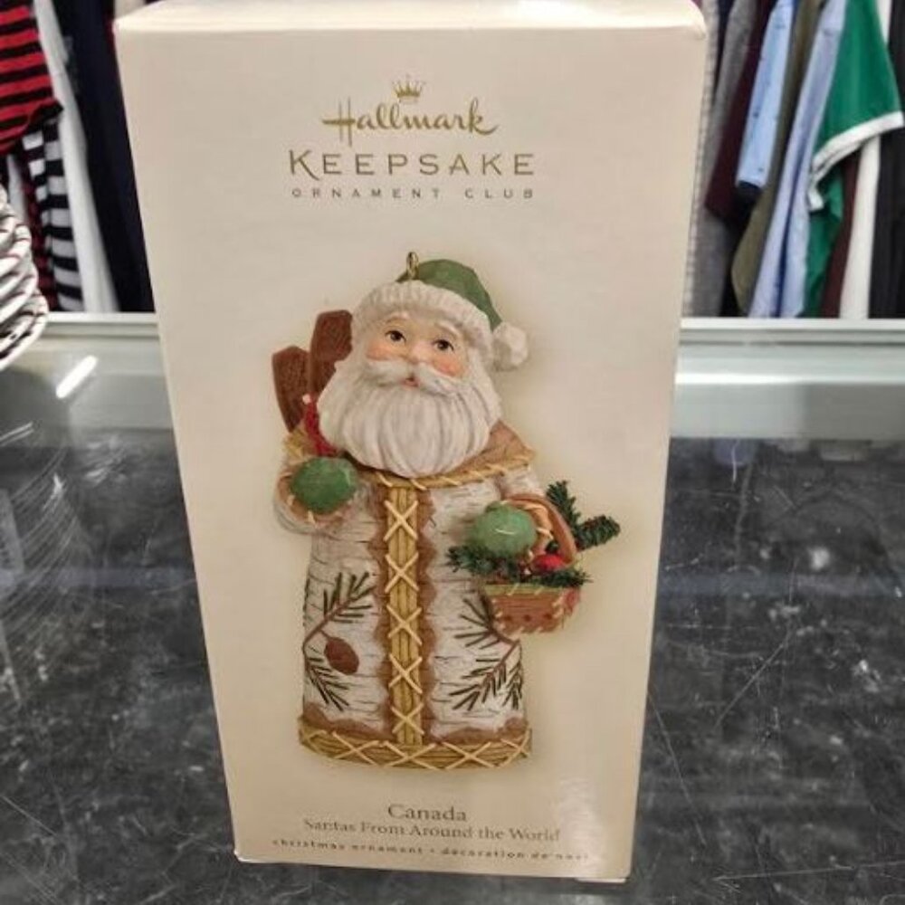 NEW UNOPENED BOX 2008 CANADA Santas Around the World by Hallmark Gold Crown